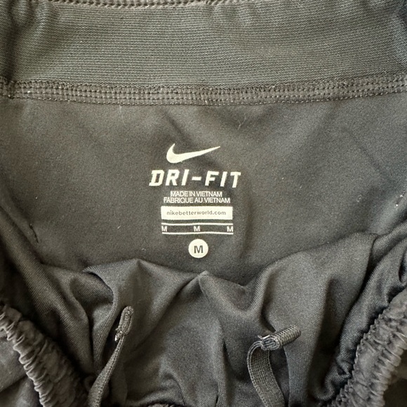 Nike Shorts - Picture 2 of 3
